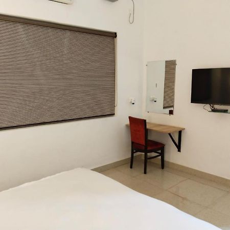 Hotel Lakeview By Bookingcare Chhatarpur Екстериор снимка