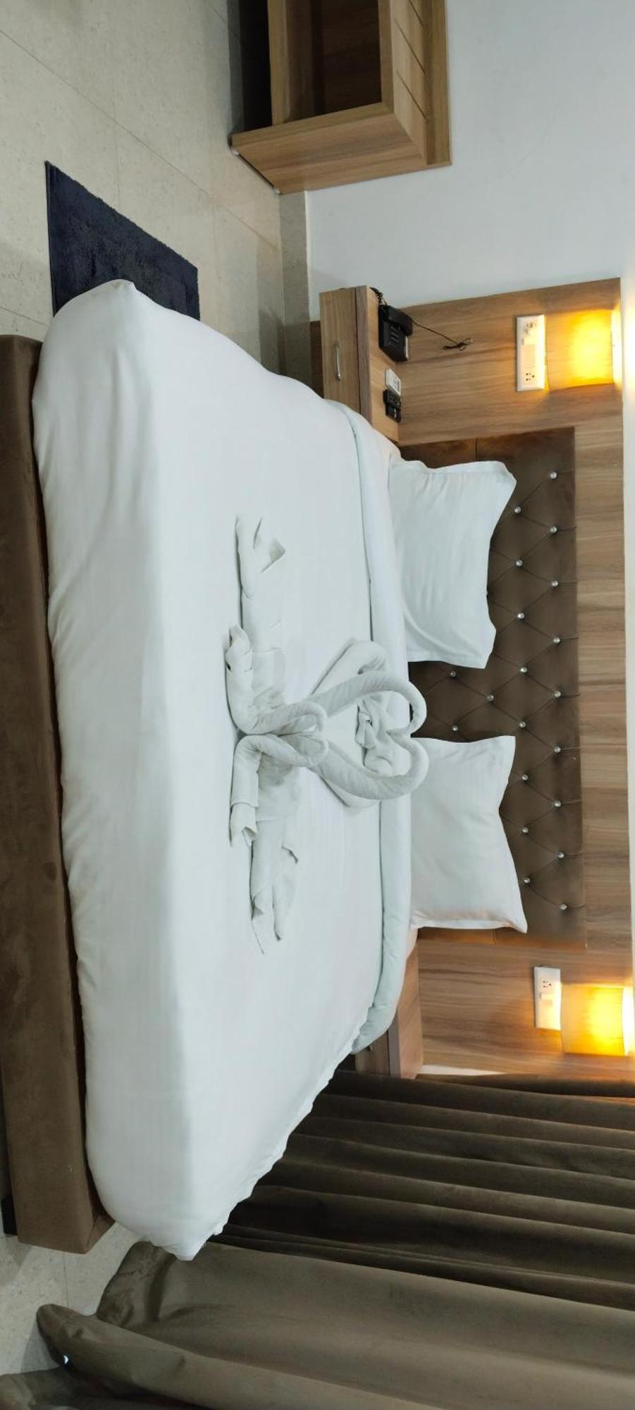 Hotel Lakeview By Bookingcare Chhatarpur Екстериор снимка