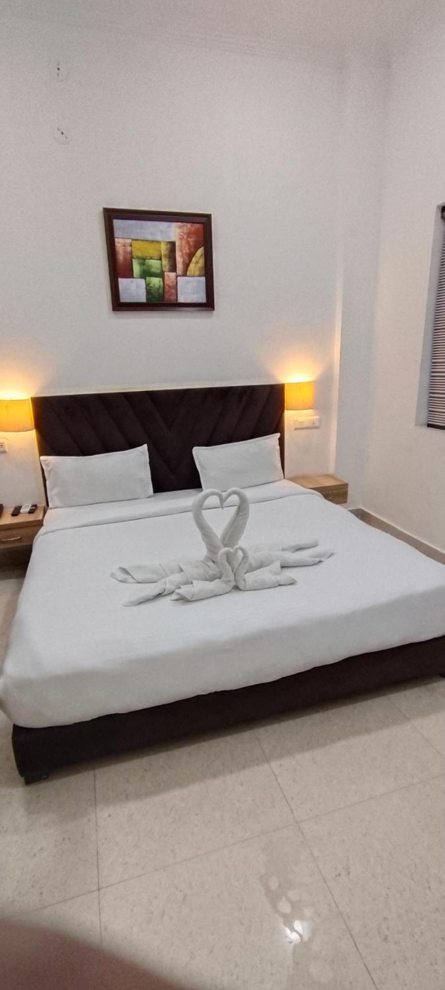 Hotel Lakeview By Bookingcare Chhatarpur Екстериор снимка