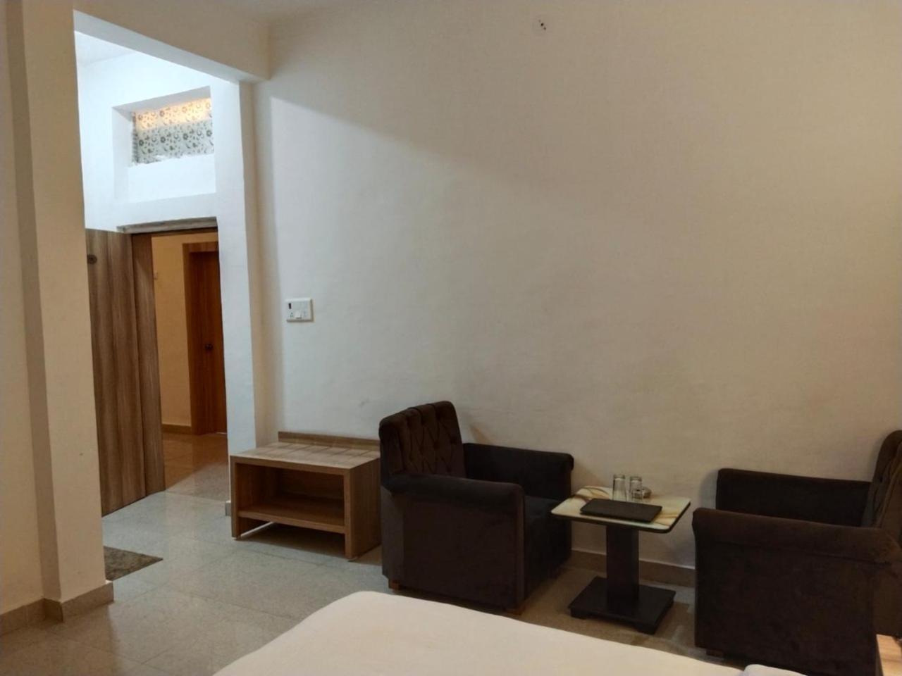 Hotel Lakeview By Bookingcare Chhatarpur Екстериор снимка